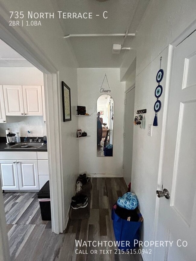 Building Photo - 735 North Terrace