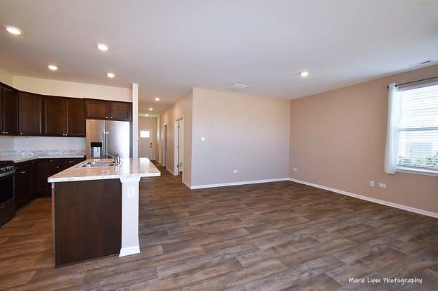 Building Photo - 325 Sussex Ln