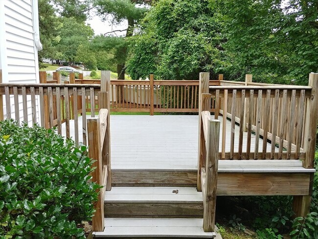 Building Photo - 77 Hudson St