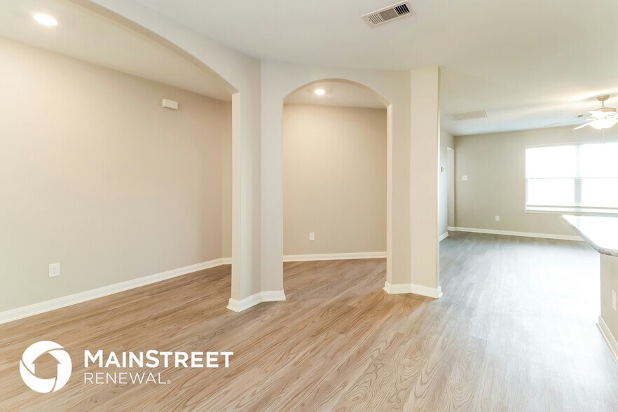 Building Photo - 23014 Bellini Dr