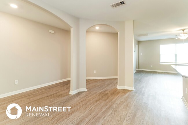 Building Photo - 23014 Bellini Dr