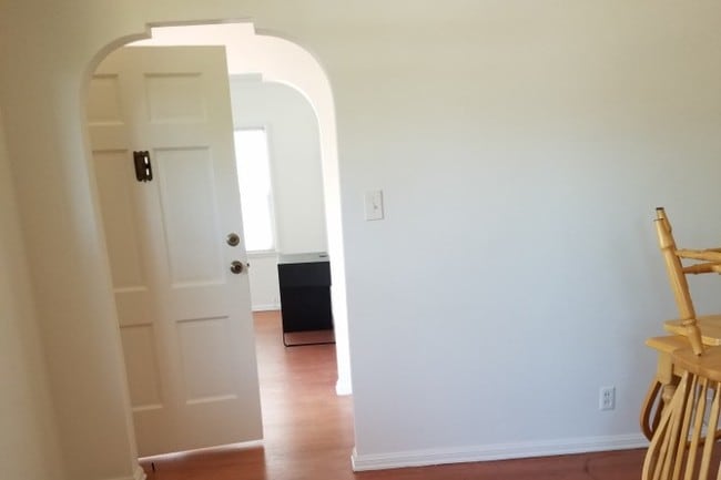 Building Photo - 8437 Naylor Ave