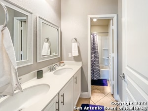 Building Photo - 7427 Valle Msn