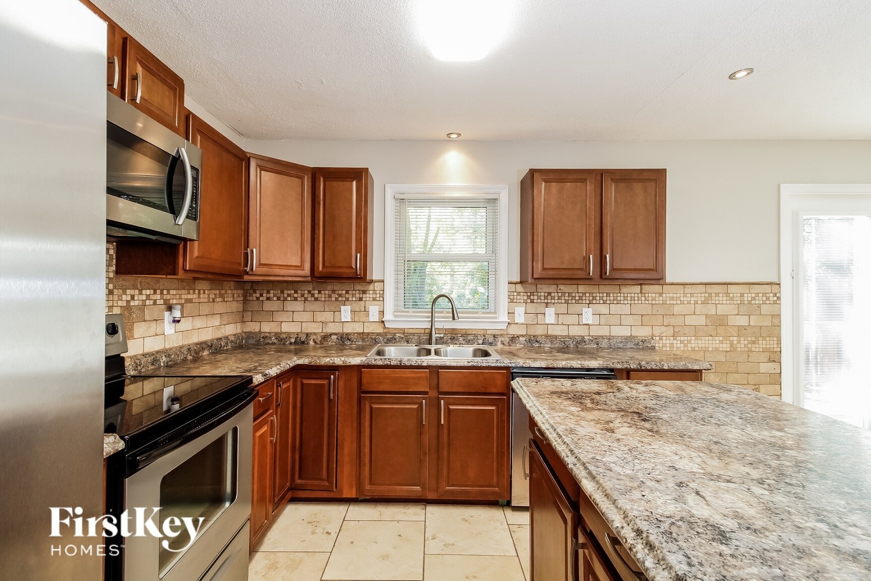 Building Photo - 4923 Shady Pine Dr