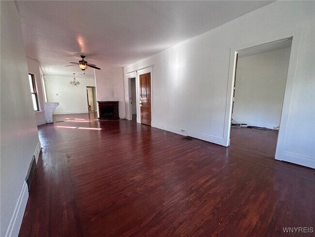 Building Photo - 1709 Amherst St