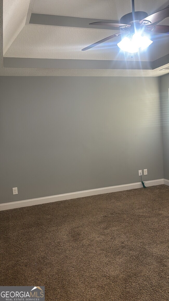 Building Photo - 303 S Charity Ln