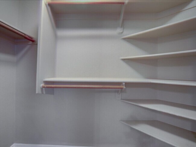 Building Photo - 3 Bedroom 2 Bathroom with Den!