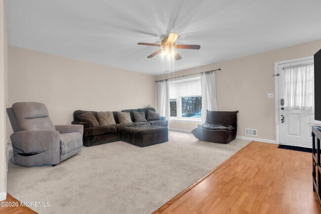 Building Photo - 30 Shilling Way