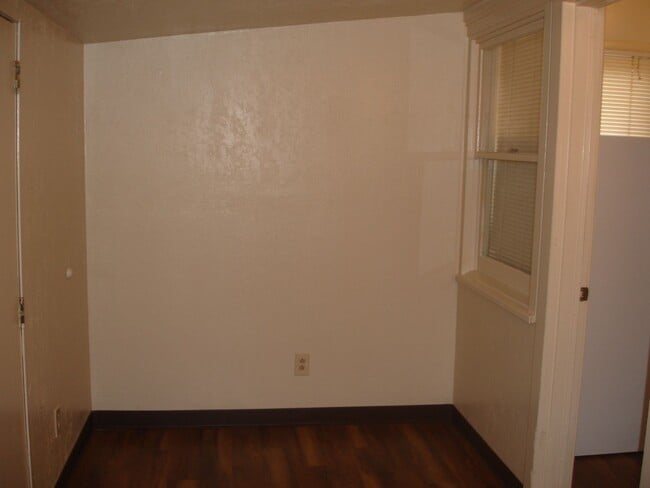 Building Photo - 5773-B Stratton Ln