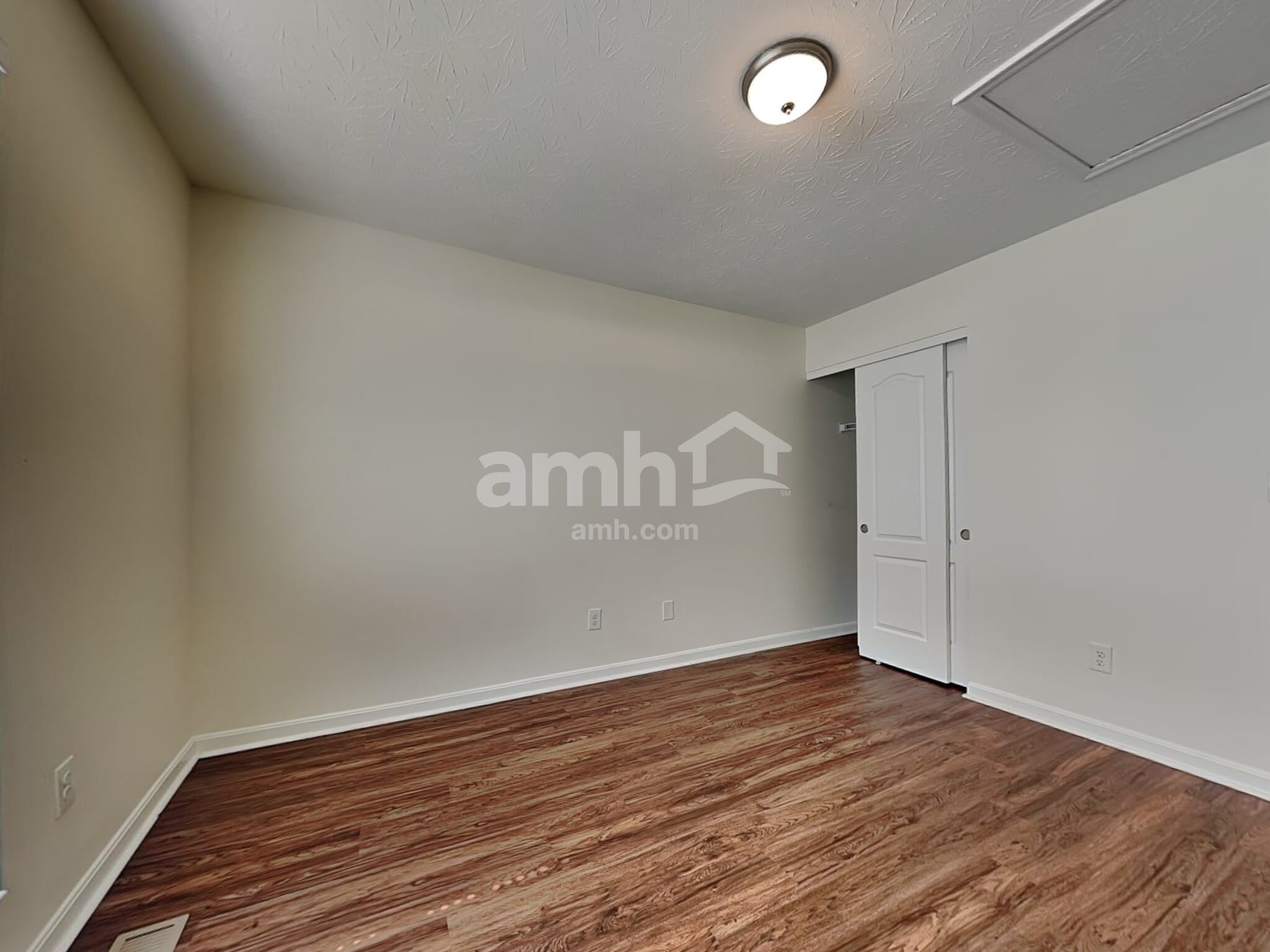 Building Photo - 10351 Chambersburg Dr