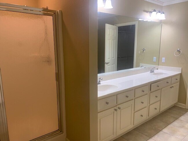 Building Photo - Sorry No Smoking and Pets Permitted with R...