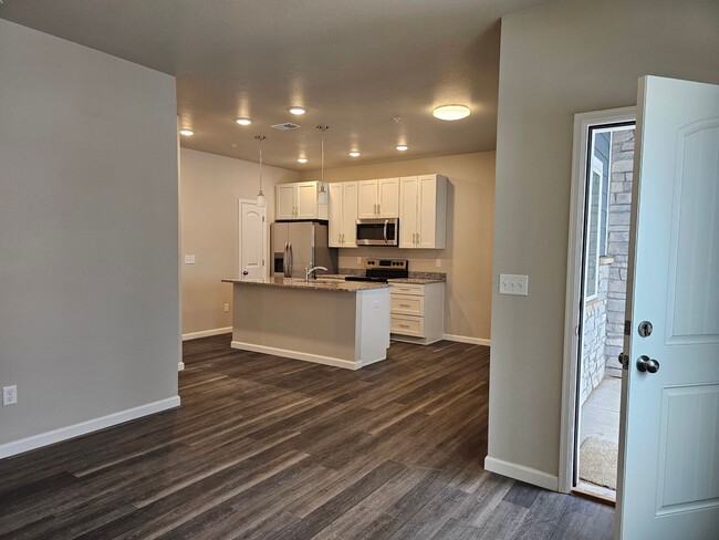 Building Photo - 1615 Richard Martin Dr