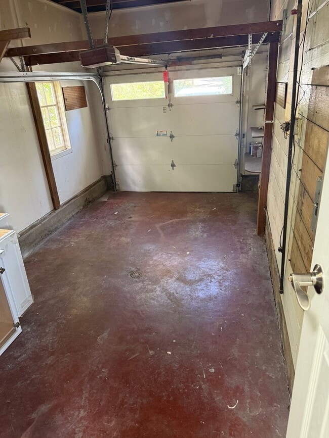 Building Photo - Beautiful 4 bed 3 bath