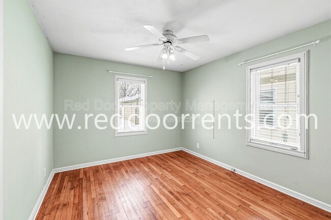 Building Photo - 6115 Indianola Ave