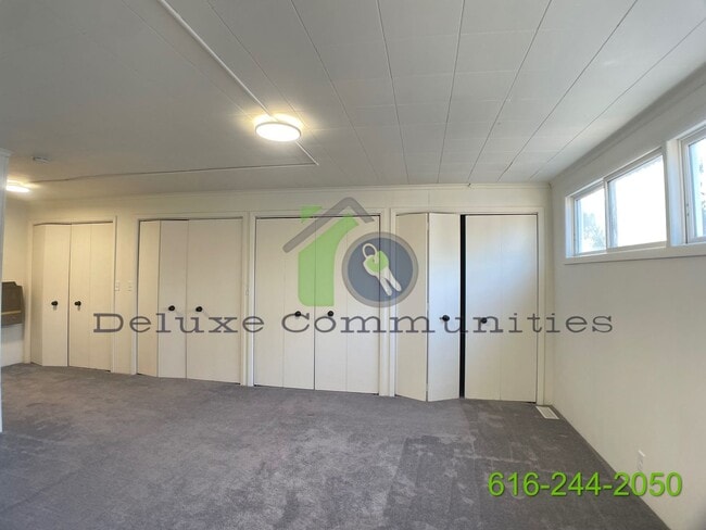 Building Photo - 4366 Prairie St SW