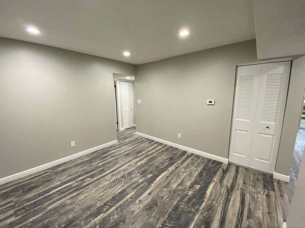 Building Photo - 9057 W Swan Cir