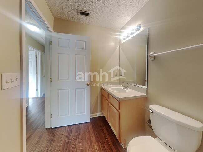 Building Photo - 23856 Flora Parke Blvd