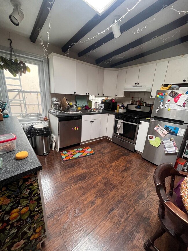 Building Photo - 759 Corinthian Ave