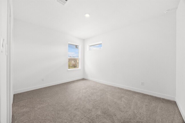 Building Photo - 24418 Green Buffalograss Trl
