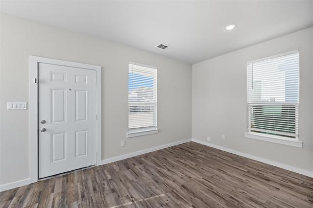 Building Photo - 3475 Valley Vista Dr