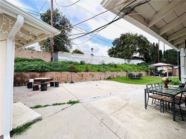 Building Photo - 11598 Cranston Ave