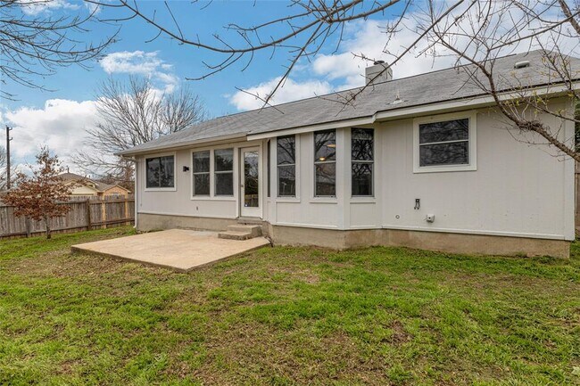 Building Photo - 313 Caladium Dr