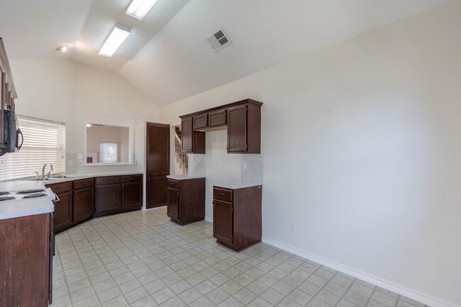 Building Photo - 5834 Spring Square