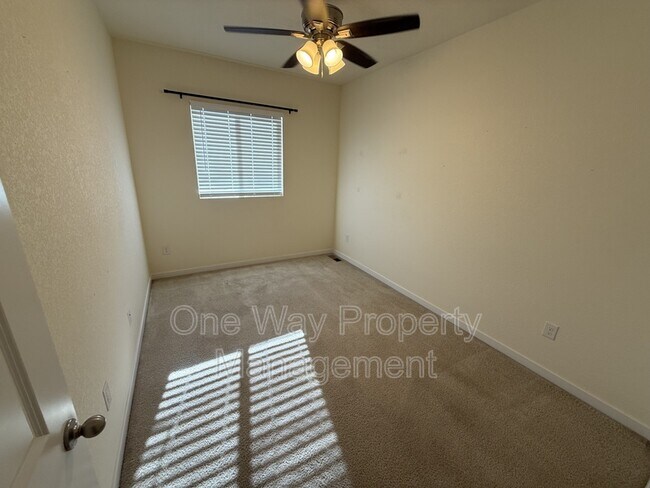 Building Photo - 885 E 98th Ave