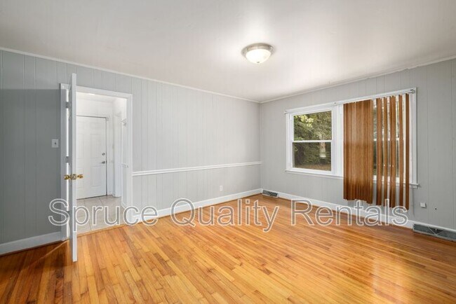 Building Photo - 5215 Peppercorn St