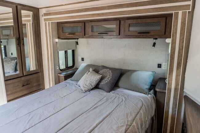 Building Photo - Turn-Key Park Model in Yuma Foothills – Fu...