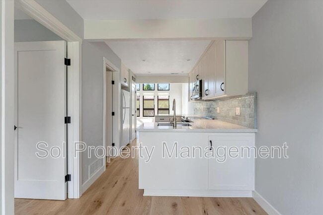 Building Photo - 2703 Subec Ln