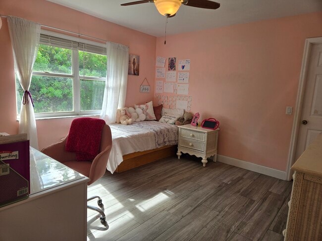 Building Photo - 9300 SE Eagle Ave