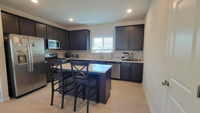 Building Photo - 363 Witchhazel Way