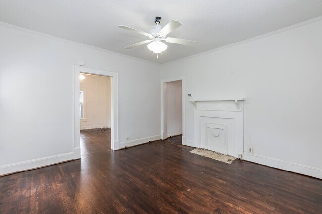Building Photo - Cute and Tranquil 2 bed/1bath near Elon