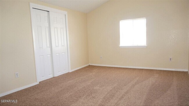 Building Photo - 3403 Pershing Dr