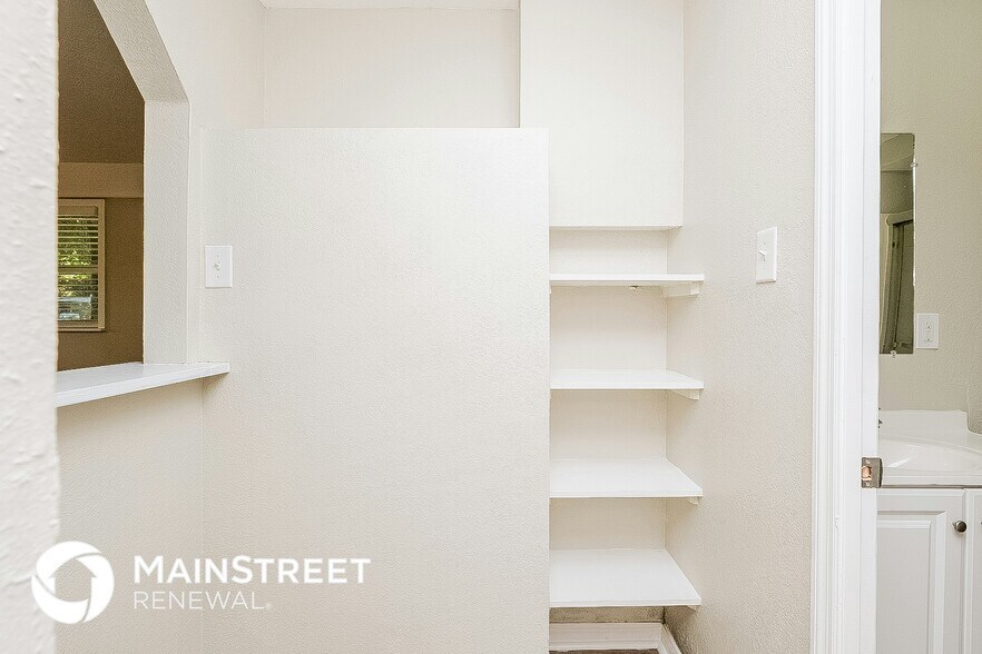 Building Photo - 3228 Clifford Sample Dr