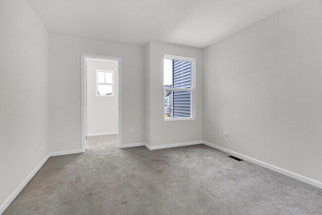 Building Photo - 5918 Hawkweed Dr