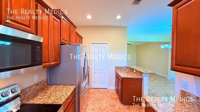Building Photo - 2832 Adelaide Ct