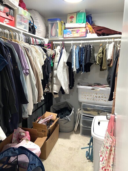 Large Master Bedroom Walk-in Closet - 15508 Williams St