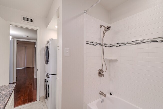 Building Photo - 6106 Averill Way