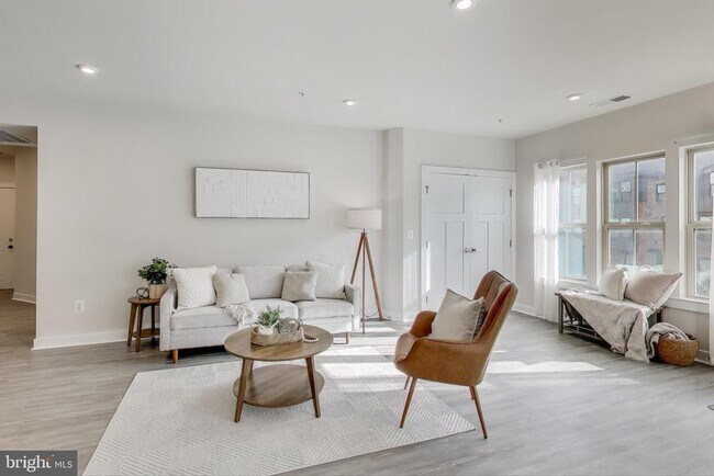 Building Photo - 10020 Ruffian Wy