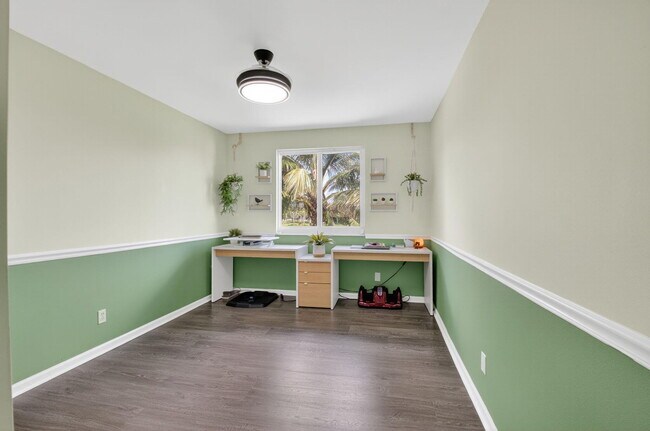 Building Photo - 3943 Westchester Way