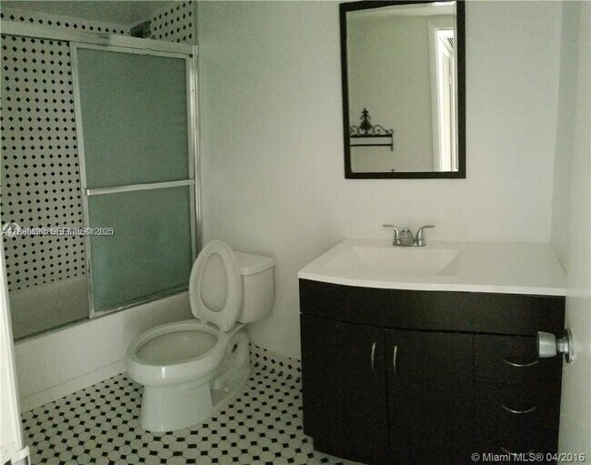 Building Photo - 5555 Collins Ave