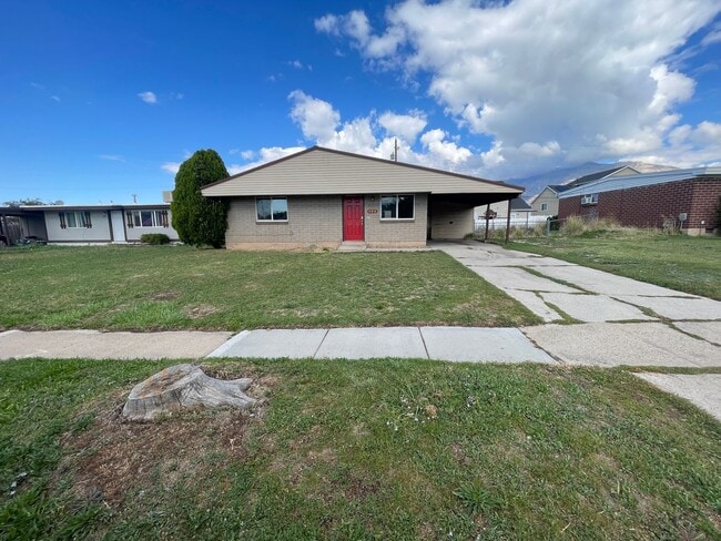 Building Photo - Great 3 Bed/1 Bath in Ogden