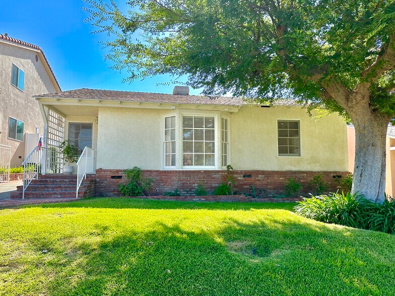 Primary Photo - 2544 N Keystone St