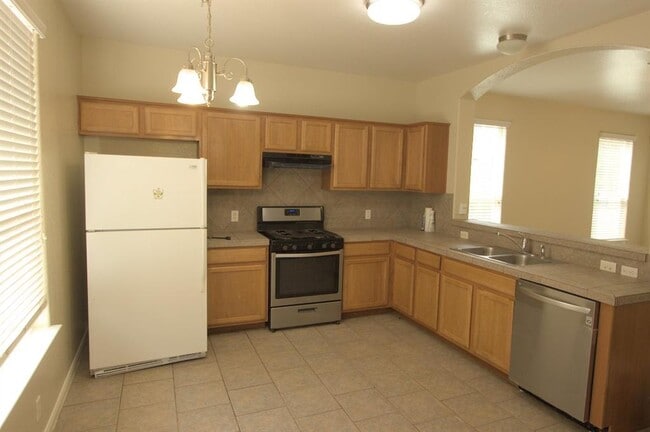 Building Photo - 2404 Allred Dr