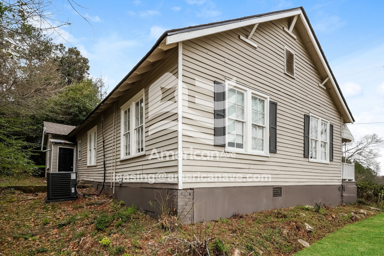 Building Photo - 1703 Pine St