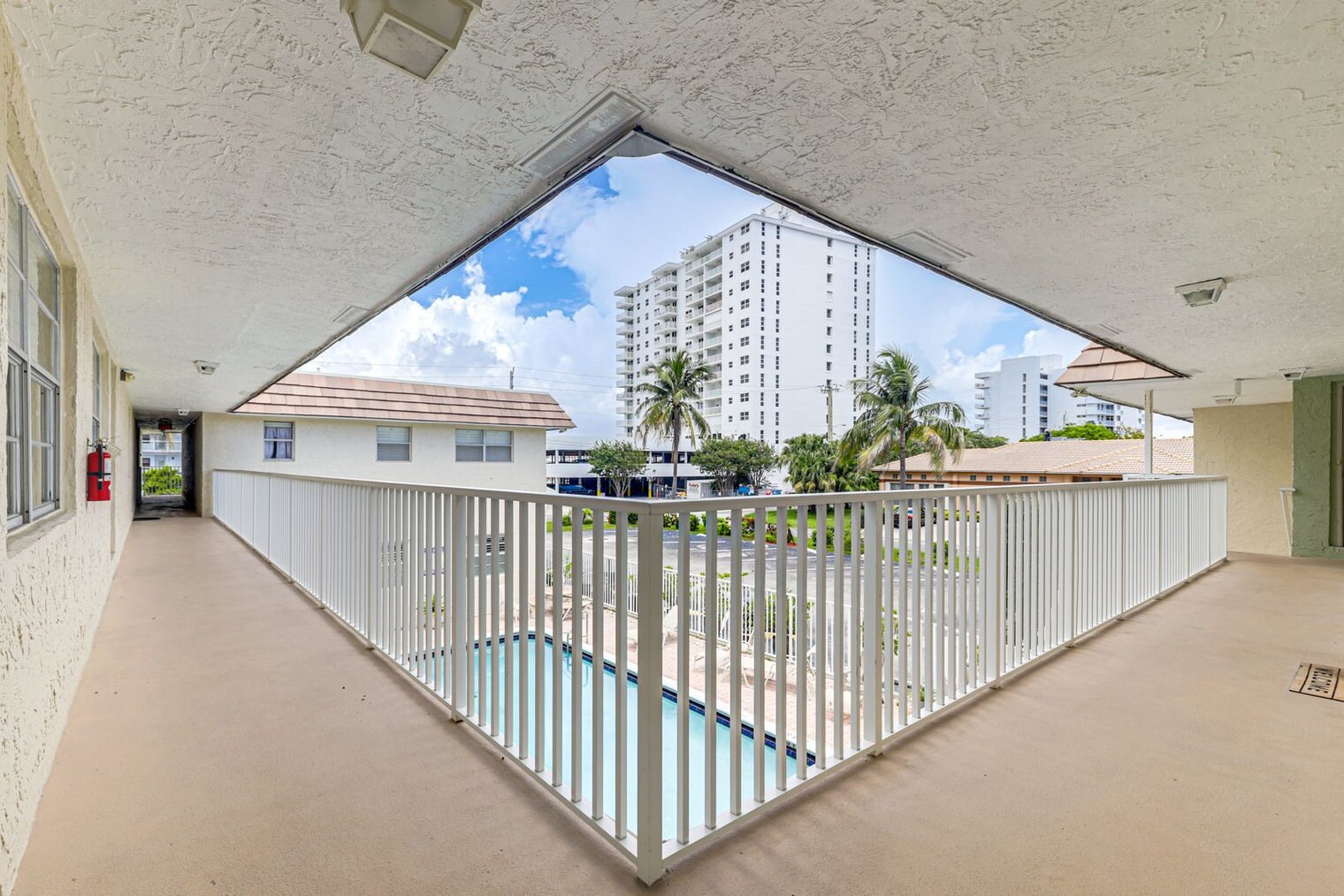 Building Photo - 1450 N Riverside Dr