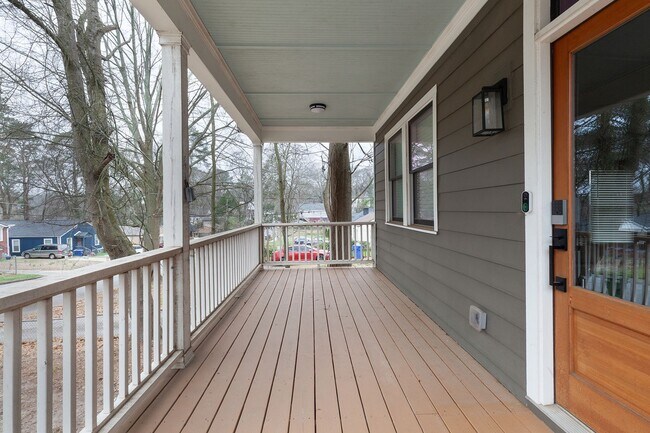 Building Photo - Conveniently Located 4bd/3ba Home Minutes From ATLBeltLine w/ Private Backyard!