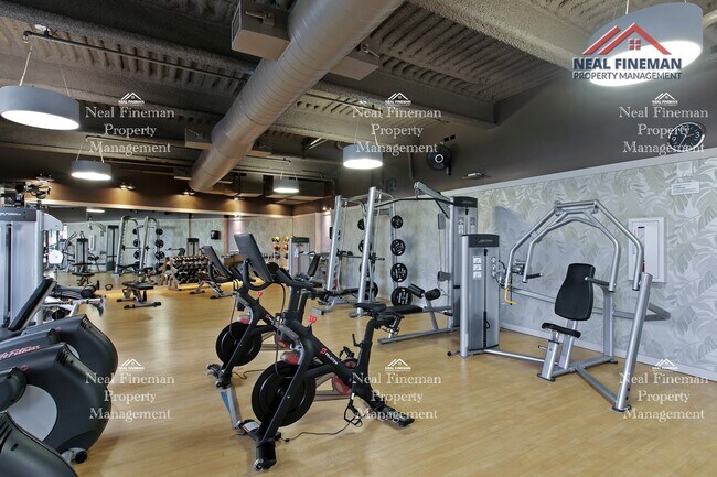 Building Photo - Furnished or unfurnished  1 Bed / 1 Bath C...
